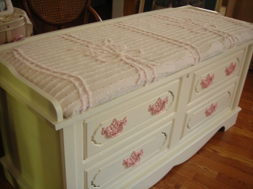 and for the seat, i recovered it with a yummy vintage pink chenille bedspread cutter.